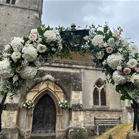 fwthumbCeremony-entrance-gate-arch-oxfordshire-wedding.jpg