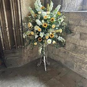 fwthumbCeremony-pedestal-sunflowers-magdalen-chapel-oxford-wedding.jpg