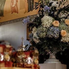fwthumbCeremony-urn-arrangement-peach-blue-flowers-wedding-oxford.jpg