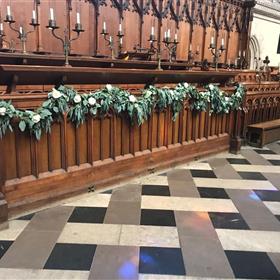 fwthumbNatural-garlands-balliol-college-chapel-oxford-wedding-florist.jpg