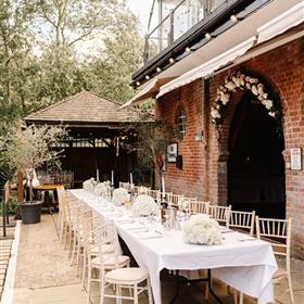 fwthumbOxford-Wedding-Flowers-Reception-Cherwell-Boathouse-Table-Archway.jpg