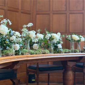 fwthumbOxford-Wedding-Flowers-Rhodes-House-Moss-Top-Table.jpg