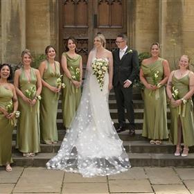 fwthumbOxford_Wedding_Flowers_Bridal_Bridesmaids_Exter_College.jpg
