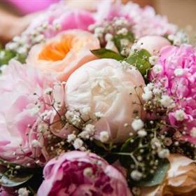fwthumbPink-peony-juliet-rose-bridal-bouquet-oxford-wedding.jpg
